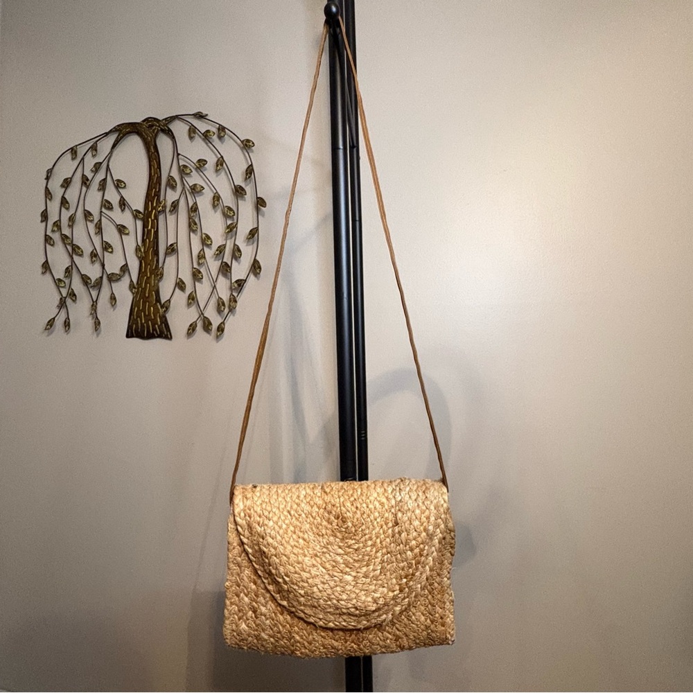 Elegant Jute Crossbody Bag in Natural Tan